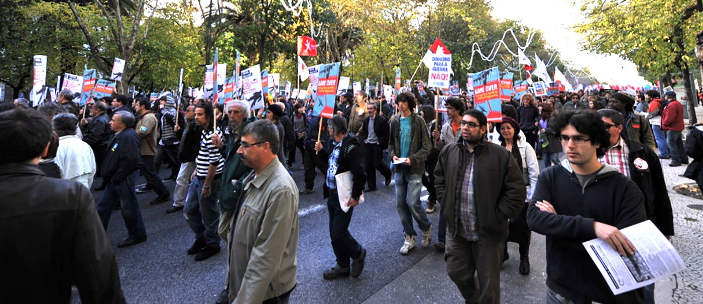 Uma política externa para defender a democracia